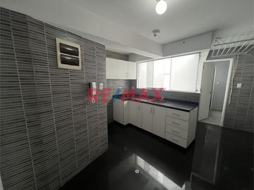 Se Vende Acogedor E Iluminado Departamento En Surco