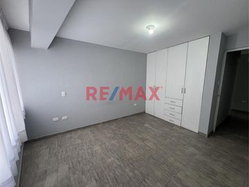Se Vende Acogedor E Iluminado Departamento En Surco