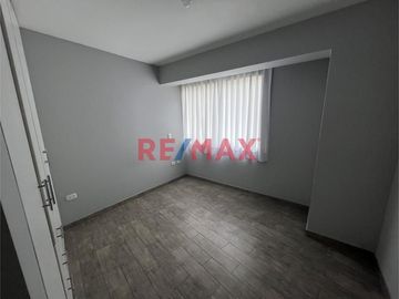 Se Vende Acogedor E Iluminado Departamento En Surco