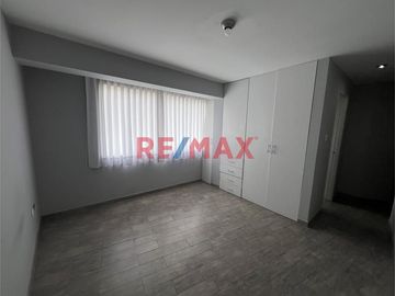 Se Vende Acogedor E Iluminado Departamento En Surco