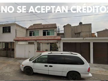 SE VENDE CASA DE RECUPERACIÓN HIPOTECARIA EN CONJUNTO VILLAS SANTIN , TOLUCA , EDOMEX