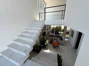 SE VENDE CASA VIA A LA COSTA 262.00M2