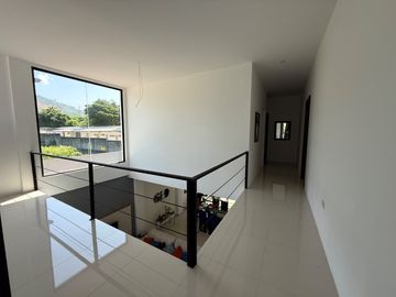 SE VENDE CASA VIA A LA COSTA 262.00M2