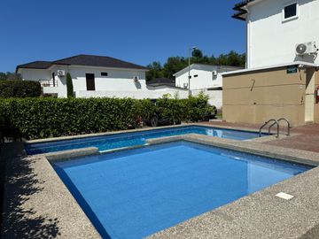 SE VENDE CASA VIA A LA COSTA 262.00M2