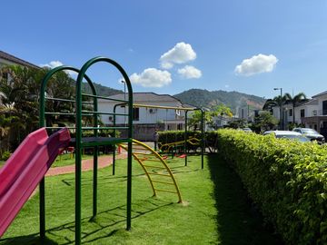 SE VENDE CASA VIA A LA COSTA 262.00M2