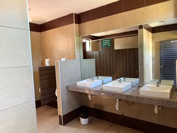 SE VENDE CASA VIA A LA COSTA 262.00M2