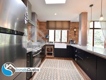Challuabamba, Venta de Hermosa Casa Estilo Rústico Moderno