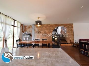 Challuabamba, Venta de Hermosa Casa Estilo Rústico Moderno