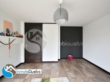 Challuabamba, Venta de Hermosa Casa Estilo Rústico Moderno