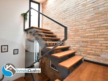 Challuabamba, Venta de Hermosa Casa Estilo Rústico Moderno