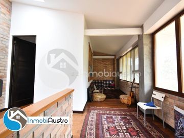 Challuabamba, Venta de Hermosa Casa Estilo Rústico Moderno