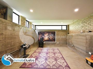 Challuabamba, Venta de Hermosa Casa Estilo Rústico Moderno