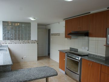 Venta de Departamento en Urbanización El Condado, en el Norte de Quito