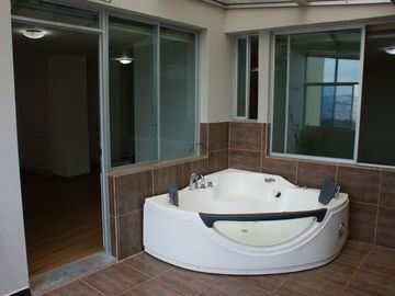 Venta de Departamento en Urbanización El Condado, en el Norte de Quito