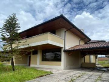 VENTA CASA 4 DORMITORIOS VALLE DE LOS CHILLOS SAN RAFAEL  URBANIZACIÓN