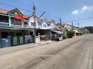 ทาวน์เฮาส์ หมู่บ้าน กรุงทองธานี (ซอยสายไหม 33) เนื้อที่ 16 ตรว. ถนนนสายไหม แขวงสายไหม เขตสายไหม จ.กรุงเทพฯ
