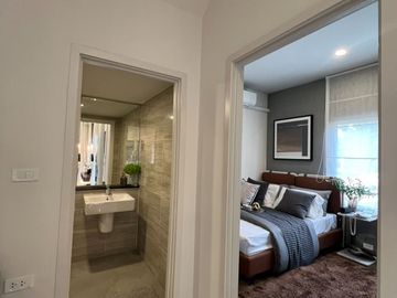 High-potential location near the city and Suvarnabhumi Airport! For sale: Twin house at Grand Britania Bangna–Suvarnabhumi. Free air-conditioners for