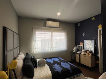High-potential location near the city and Suvarnabhumi Airport! For sale: Twin house at Grand Britania Bangna–Suvarnabhumi. Free air-conditioners for