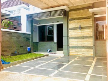 DIJUAL RUMAH BARU MODERN TROPIS DI SARIWANGI MEKARWANGI RAYA. COCOK UNTUK TINGGAL.