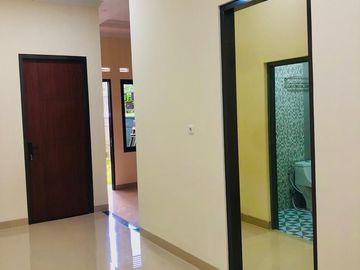 DIJUAL RUMAH BARU MODERN TROPIS DI SARIWANGI MEKARWANGI RAYA. COCOK UNTUK TINGGAL.