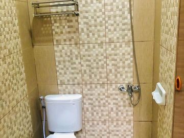 DIJUAL RUMAH BARU MODERN TROPIS DI SARIWANGI MEKARWANGI RAYA. COCOK UNTUK TINGGAL.