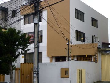 EDIFICIO EN ARRIENDO O VENTA en Centro Norte de Quito Ideal para Negocios o Institutos