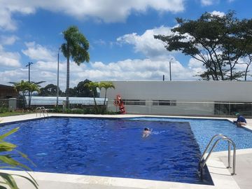 SE VENDE APARTAMENTO DE 3 HABITACIONES HACIENDA EL CORTIJO