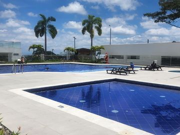 SE VENDE APARTAMENTO DE 3 HABITACIONES HACIENDA EL CORTIJO