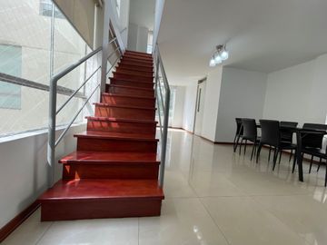 Se Vende Hermoso Y Amplio Duplex 3Er Y 4To Piso En San Borja Cerca Al Pentagonito