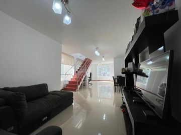 Se Vende Hermoso Y Amplio Duplex 3Er Y 4To Piso En San Borja Cerca Al Pentagonito