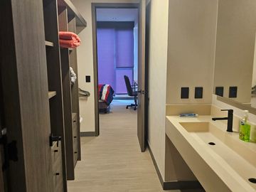 Bonito departamento amueblado nuevo en Be Grand del Valle