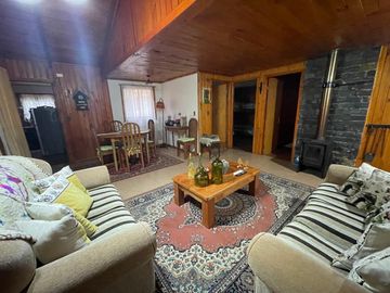 Casa cabaña urbano Los Lleuques turístico Termas de Chillán