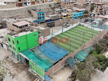 ¡Se Alquila Local Con Cancha De Fútbol En Ensenada, Puente Piedra!