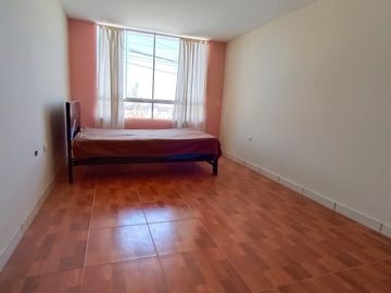 ¡¡¡Vendo Linda Casa Ubicada En Cerro Colorado Cerca Al Centro Comercial Plaza Arequipa Norte!!!