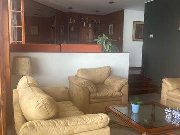 VENDO LINDA CASA DE 326.77M2 FRENTE A PARQUE - MONTERRICO - SÚPER OPORTUNIDAD