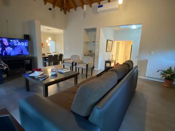 VÓRTICE INMOBILIARIA VENDE CASA EN BARRIO ALTO CHALLAO