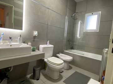 VÓRTICE INMOBILIARIA VENDE CASA EN BARRIO ALTO CHALLAO