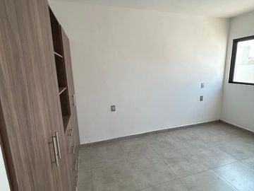 SE VENDE CASA NUEVA CON ALBERCA