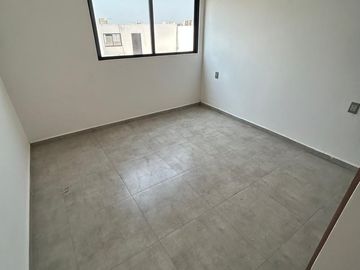 SE VENDE CASA NUEVA CON ALBERCA