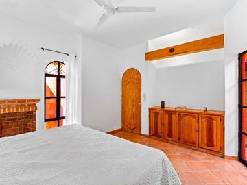 Casa Tres, Casa de Estilo Mexicano-Contemporáneo
