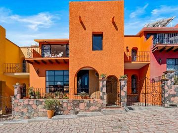 Casa Tres, Casa de Estilo Mexicano-Contemporáneo