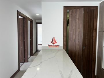 🏢En Venta Exclusivo departamento de 3 Dormitorios en Puertas del Sol - Dentro de urbanización privada frente al Río Tomebamba