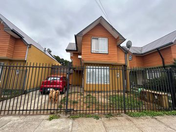 Encantadora casa en venta en sector vista el volcán