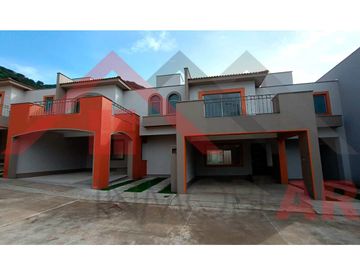 CASA EN VENTA EN RESIDENCIA CERCA DEL TOBOGÁN DE LA MONTAÑA CERCA DEL PARQUE DE LOS DINOSAURIOS, FRENTE A LA CANTERA A UNOS PASOS DEL TOBOGÁN DE LA MO