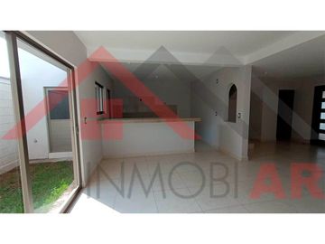 CASA EN VENTA EN RESIDENCIA CERCA DEL TOBOGÁN DE LA MONTAÑA CERCA DEL PARQUE DE LOS DINOSAURIOS, FRENTE A LA CANTERA A UNOS PASOS DEL TOBOGÁN DE LA MO