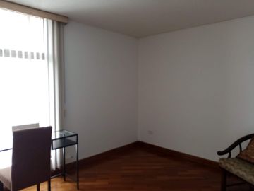 HERMOSO Y AMPLIO DEPARTAMENTO DUPLEX EN URBANIZACION CERRADA MIRAVALLE 4 CUMBAYA