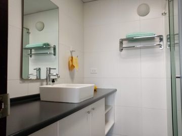 HERMOSO Y AMPLIO DEPARTAMENTO DUPLEX EN URBANIZACION CERRADA MIRAVALLE 4 CUMBAYA
