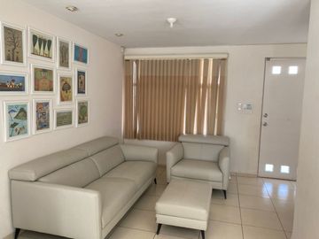 CASA EN VENTA EN FRACC MONTERREAL ACCESO CONTROLADO