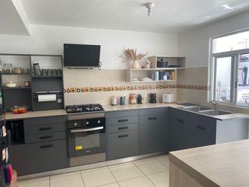 CASA EN VENTA EN FRACC MONTERREAL ACCESO CONTROLADO