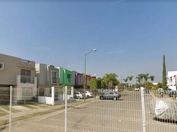 VENTA DE CASA GRANDE EN CAMPO DUQUE, FRACC CAMPO REAL, ZAPOPÁN, JALISCO